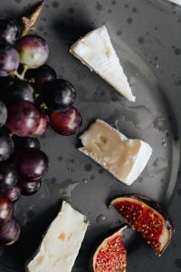 Kaboompics - Camembert cheese - figs - grapes