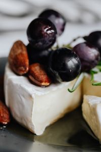 Kaboompics - Camembert cheese - grapes - almonds