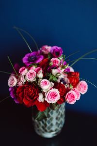 Kaboompics - Neatly arranged flowers in a vase