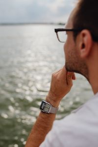 Kaboompics - Closeup vinatage watch on wrist of man