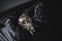 Kaboompics - Halloween Skulls Decorations