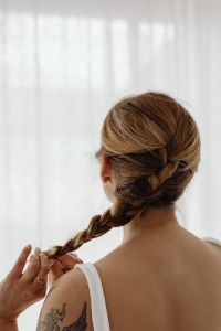 Kaboompics - French braid - fabric hair band