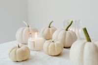 Kaboompics - White pumpkins - candle