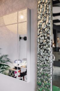 Kaboompics - Details of mirrors