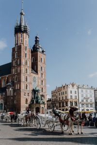 Kaboompics - St. Mary's basilica in main square of Cracow, Poland