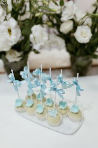 Kaboompics - Dessert table for a party