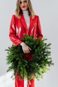 Kaboompics - Woman with Christmas Wreath