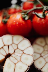 Kaboompics - Cherry tomatoes - garlic